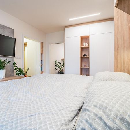 Apartman Na Zahradni Kyjov  Ngoại thất bức ảnh