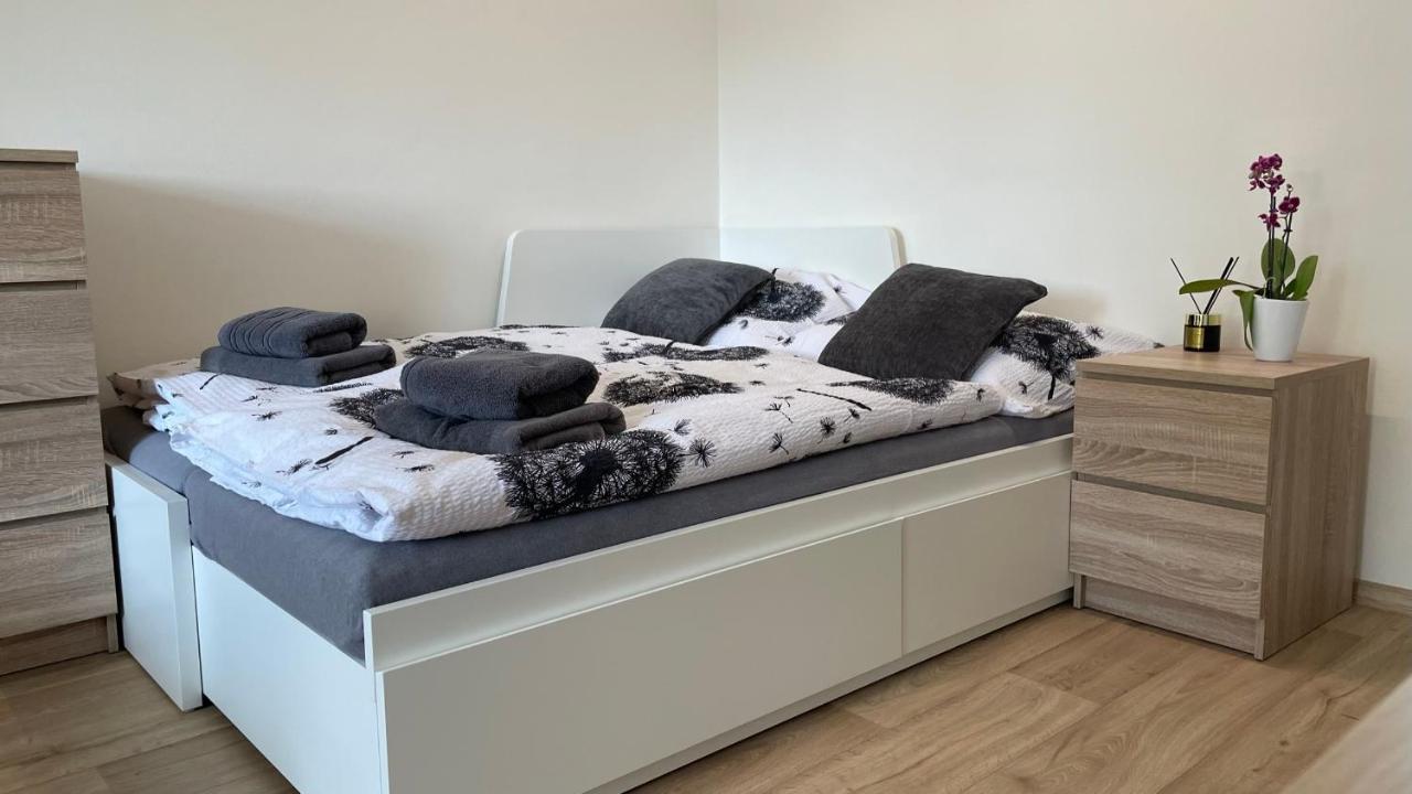 Apartman Na Zahradni Kyjov  Ngoại thất bức ảnh