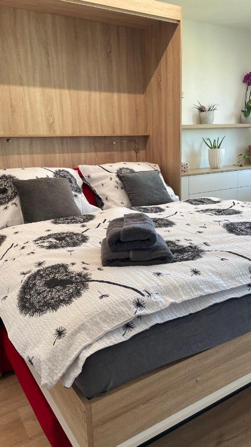 Apartman Na Zahradni Kyjov  Ngoại thất bức ảnh