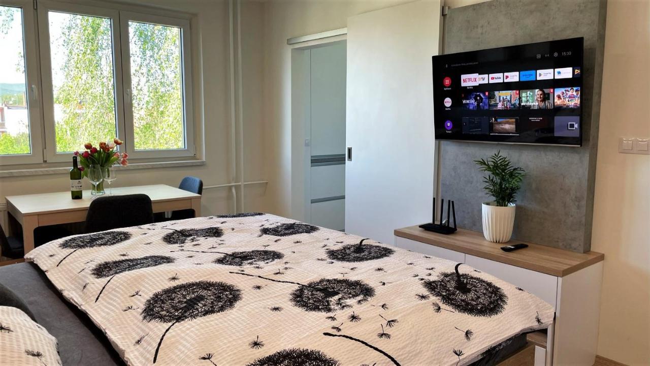 Apartman Na Zahradni Kyjov  Ngoại thất bức ảnh